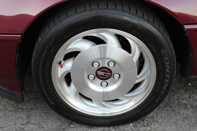 Chevrolet-Corvette-1993-Burgundy-Burgundy-21
