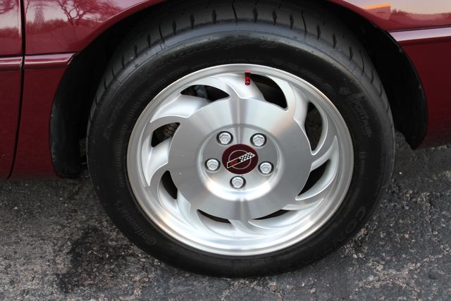Chevrolet-Corvette-1993-Burgundy-Burgundy-22