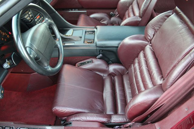 Chevrolet-Corvette-1993-Burgundy-Burgundy-29