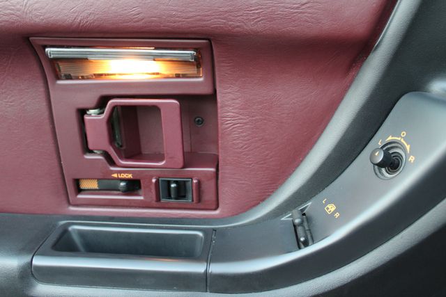Chevrolet-Corvette-1993-Burgundy-Burgundy-40