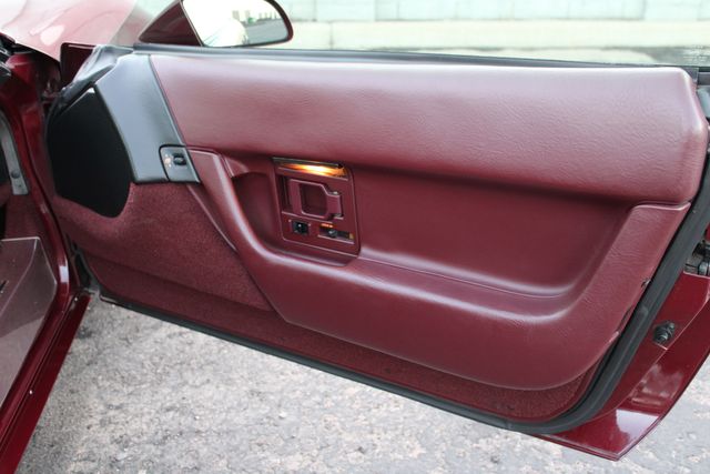 Chevrolet-Corvette-1993-Burgundy-Burgundy-41