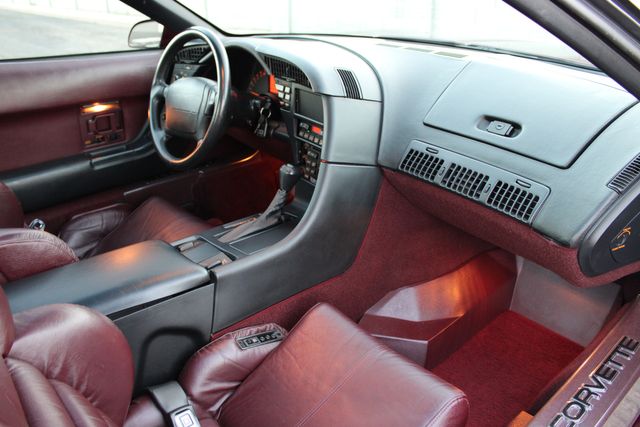 Chevrolet-Corvette-1993-Burgundy-Burgundy-42