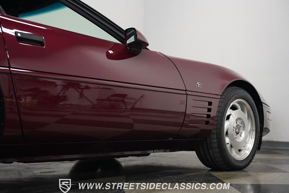 Chevrolet-Corvette-1993-Coupe-33