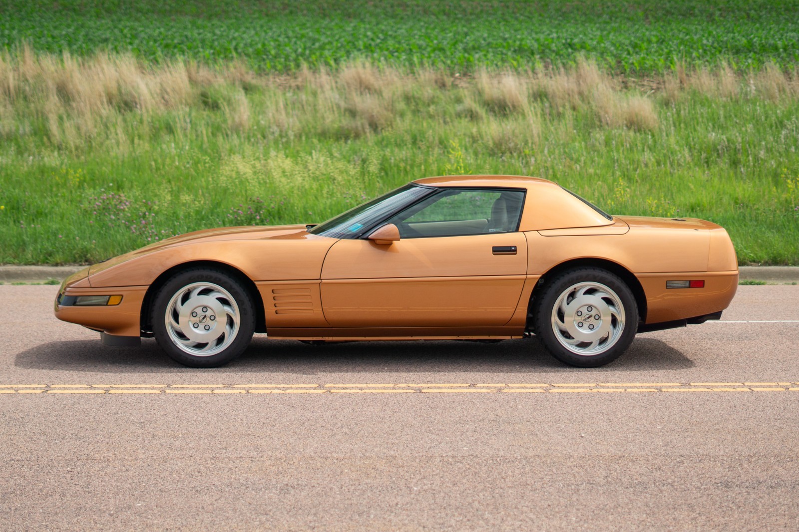Chevrolet-Corvette-1994-Convertible-2