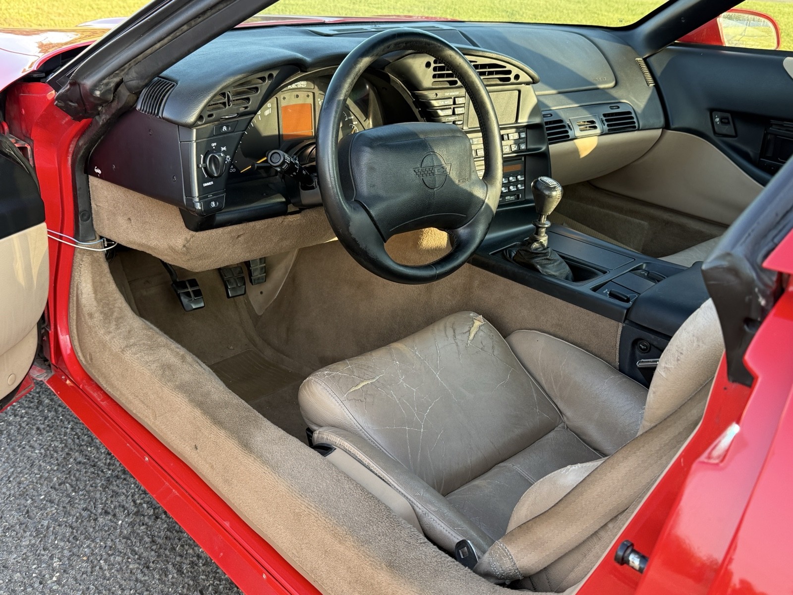 Chevrolet-Corvette-1994-Hatchback-27