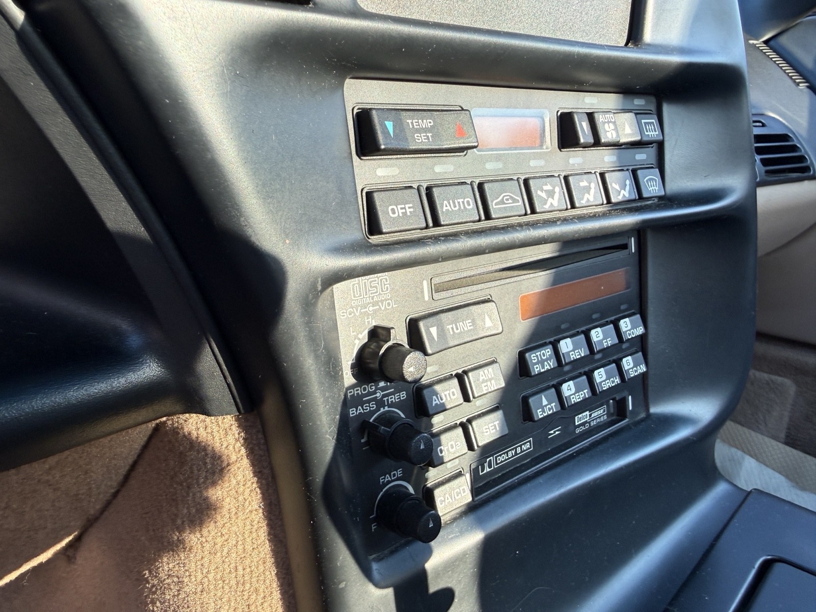 Chevrolet-Corvette-1994-Hatchback-33