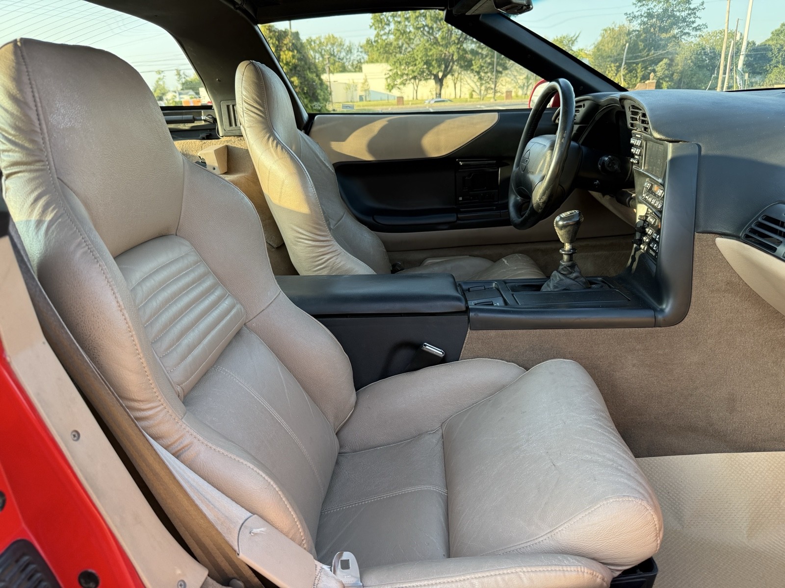 Chevrolet-Corvette-1994-Hatchback-38