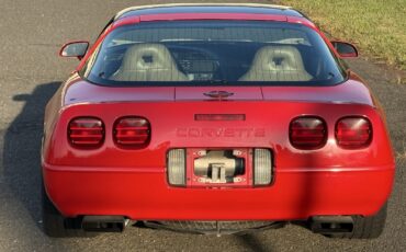 Chevrolet-Corvette-1994-Hatchback-7