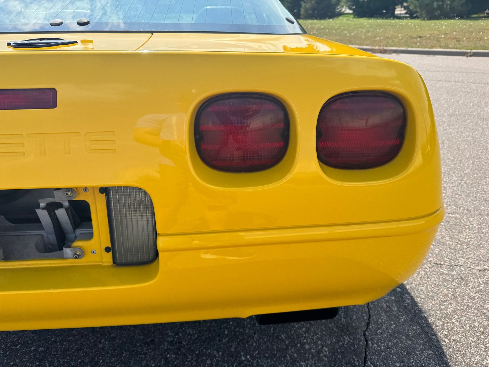 Chevrolet-Corvette-1995-Coupe-35