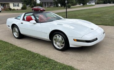 Chevrolet-Corvette-1995-Hatchback-18