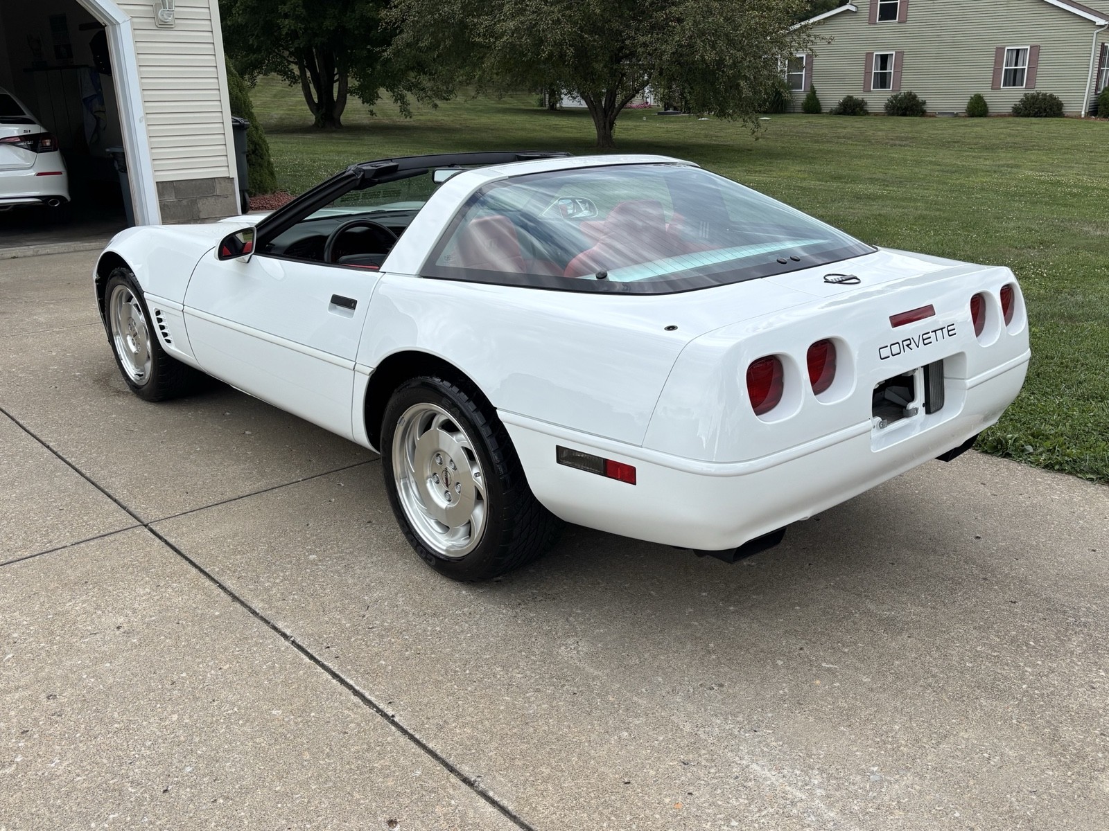 Chevrolet-Corvette-1995-Hatchback-2