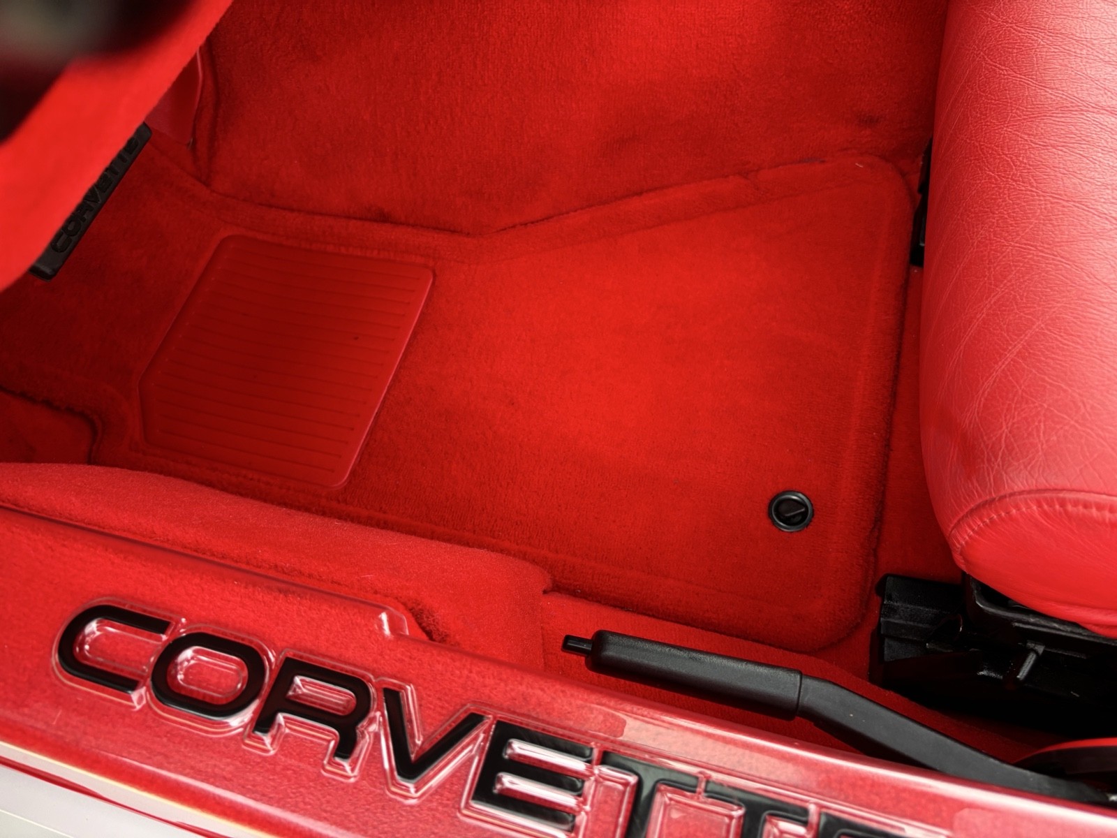 Chevrolet-Corvette-1995-Hatchback-29