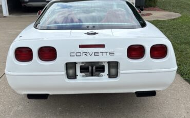 Chevrolet-Corvette-1995-Hatchback-3