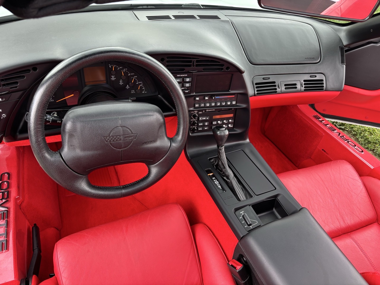 Chevrolet-Corvette-1995-Hatchback-33