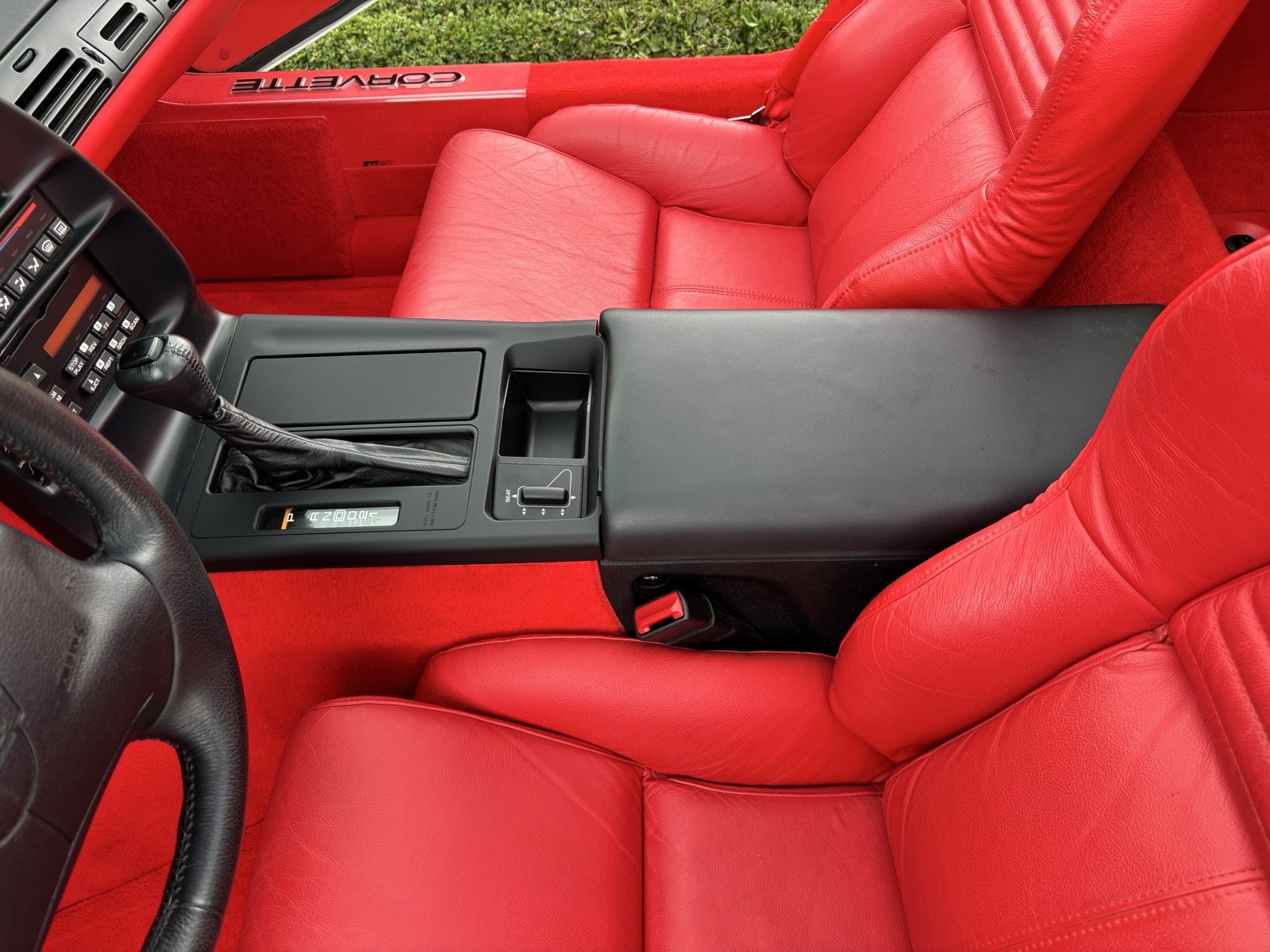 Chevrolet-Corvette-1995-Hatchback-34