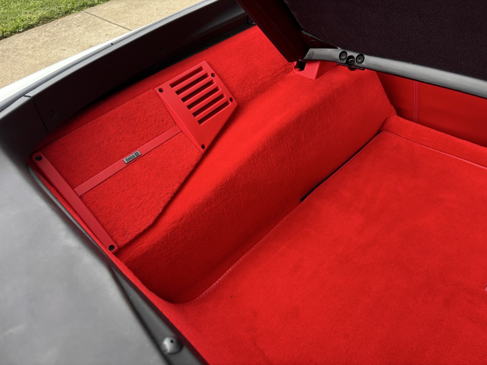 Chevrolet-Corvette-1995-Hatchback-36