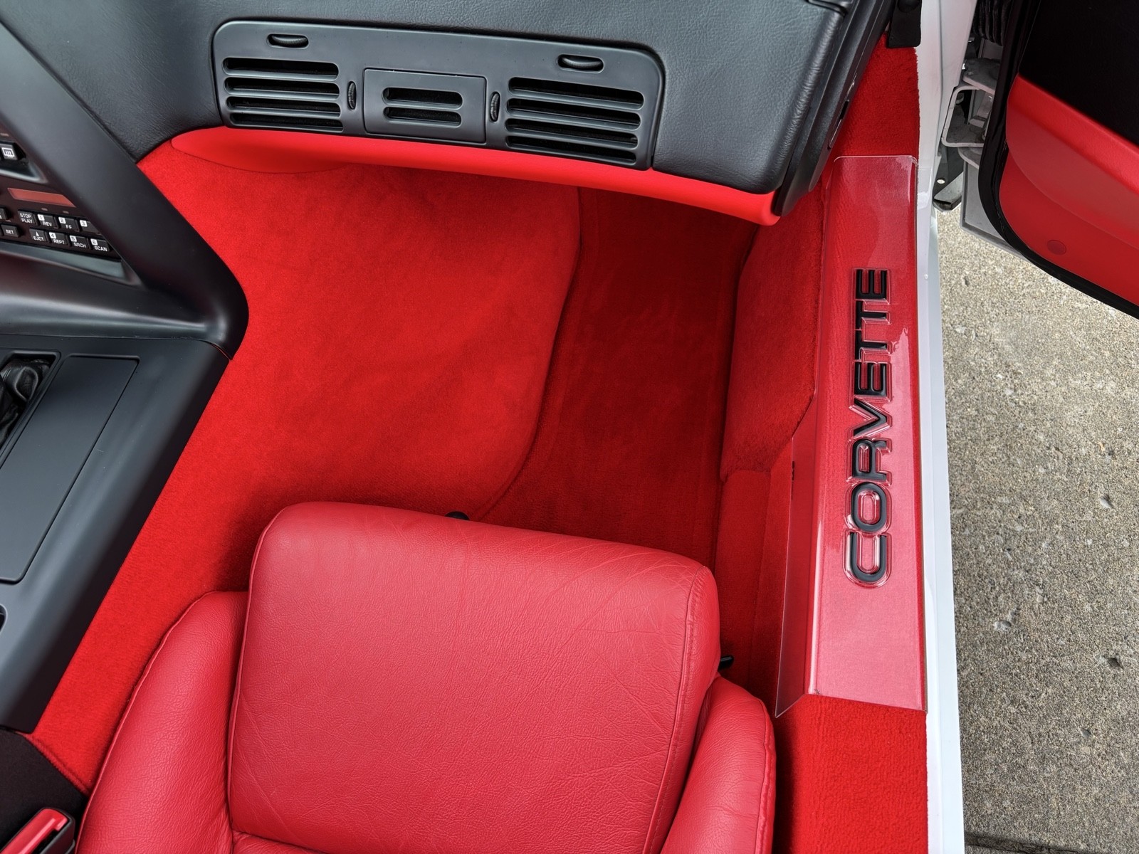 Chevrolet-Corvette-1995-Hatchback-37