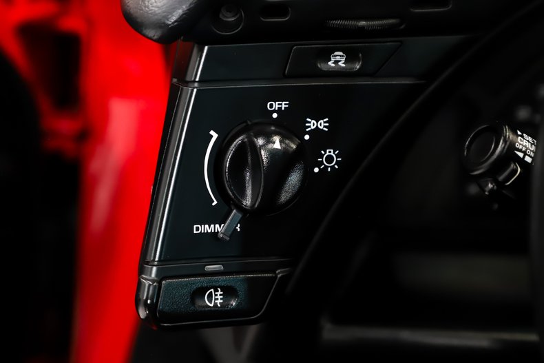 Chevrolet-Corvette-1995-Torch-Red-Black-27