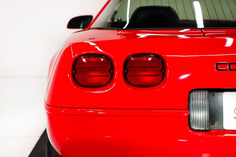 Chevrolet-Corvette-1995-Torch-Red-Black-28
