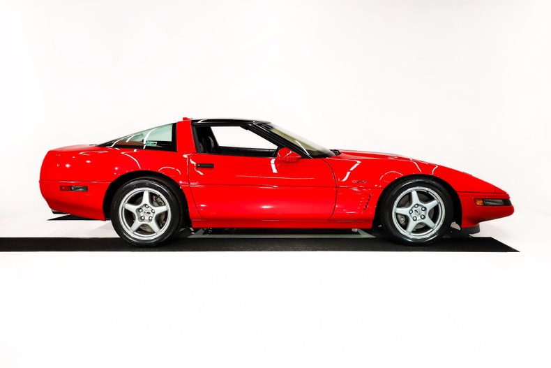 Chevrolet-Corvette-1995-Torch-Red-Black-33