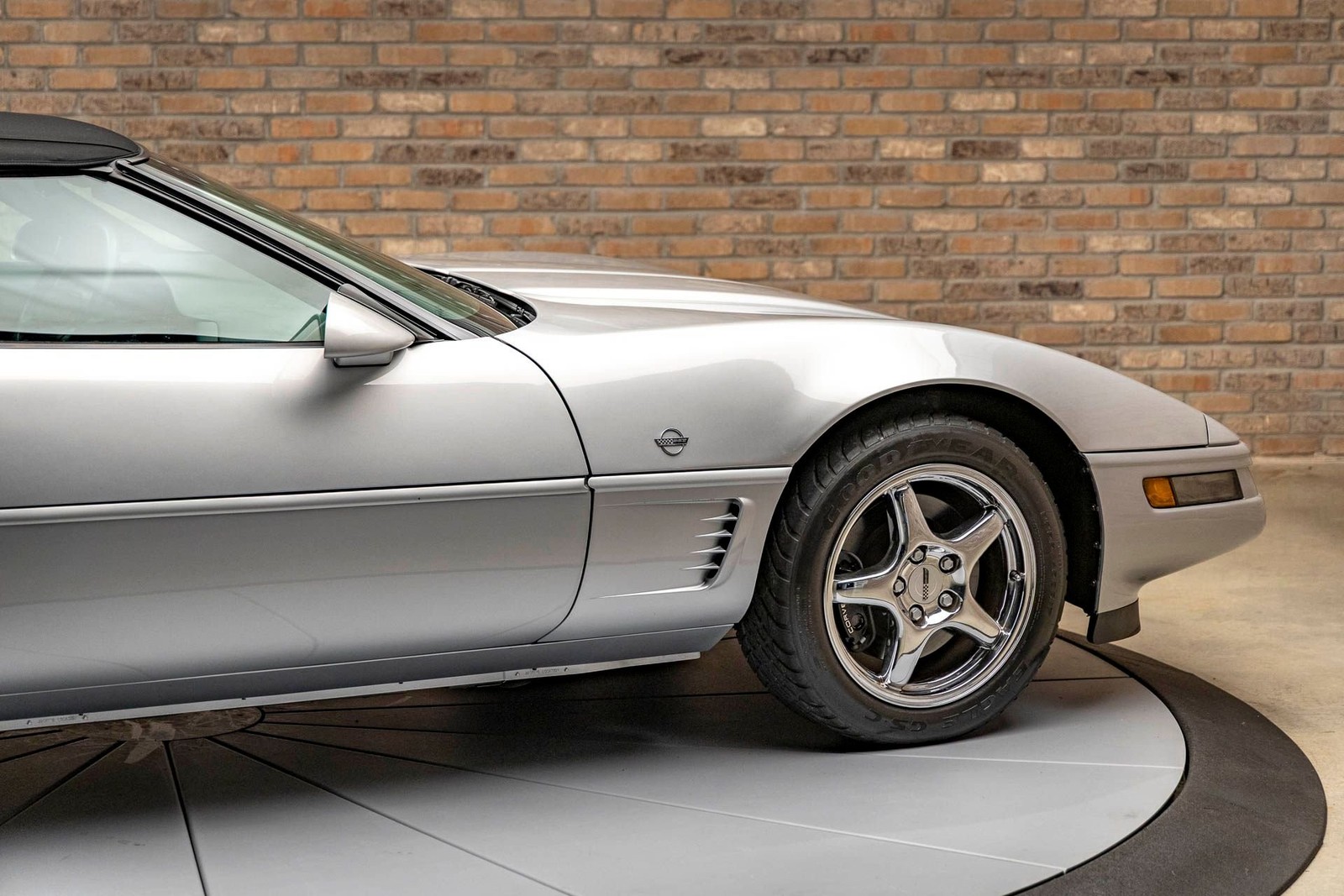 Chevrolet-Corvette-1996-Convertible-15