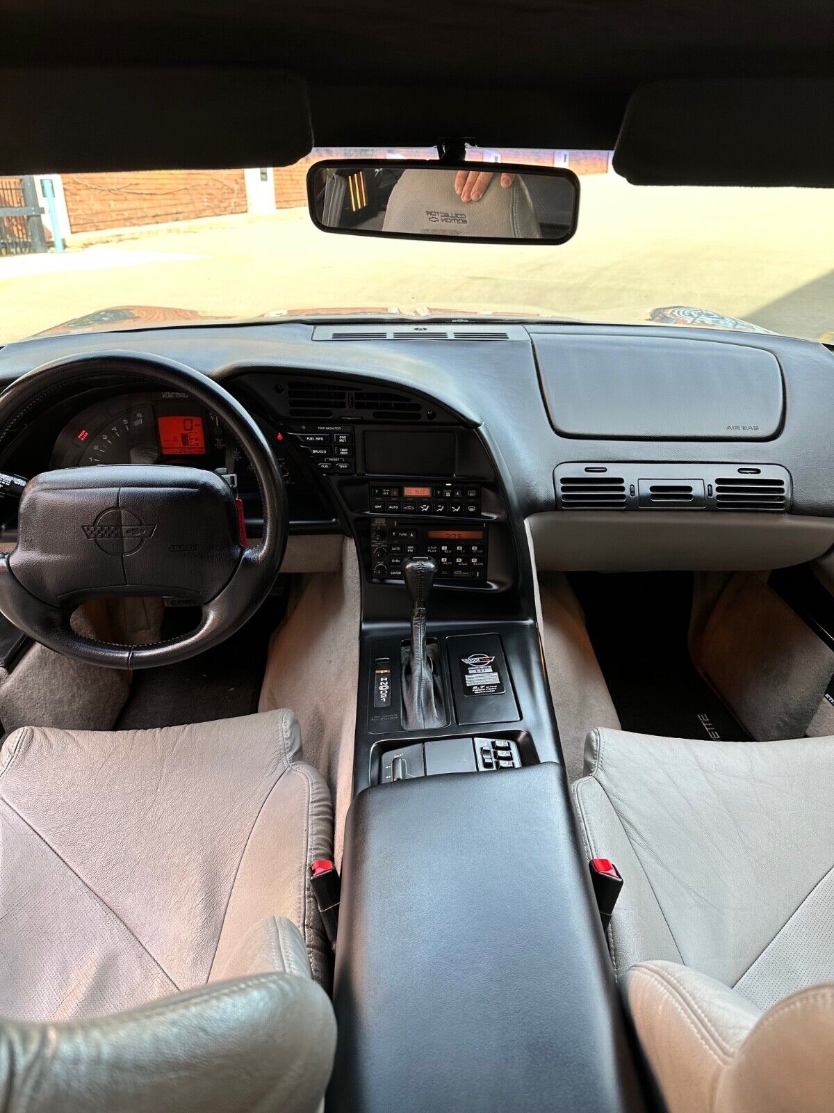 Chevrolet-Corvette-1996-Convertible-32