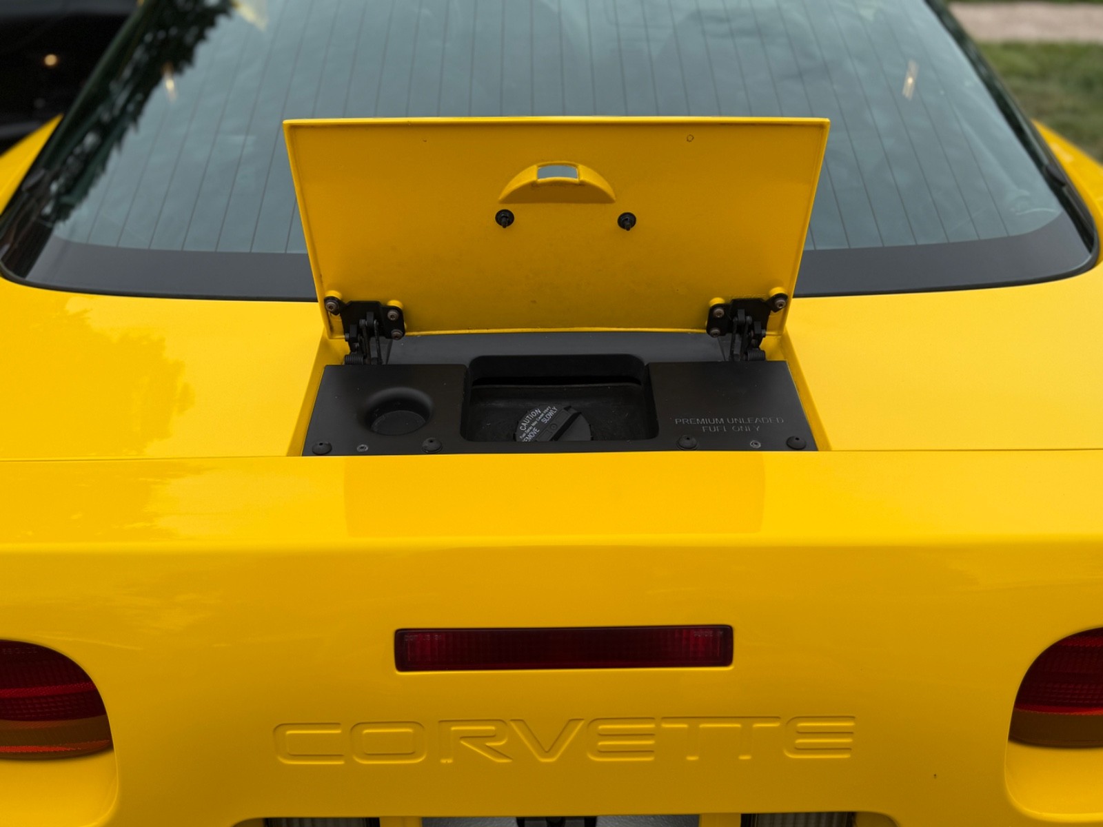 Chevrolet-Corvette-1996-coupe-12