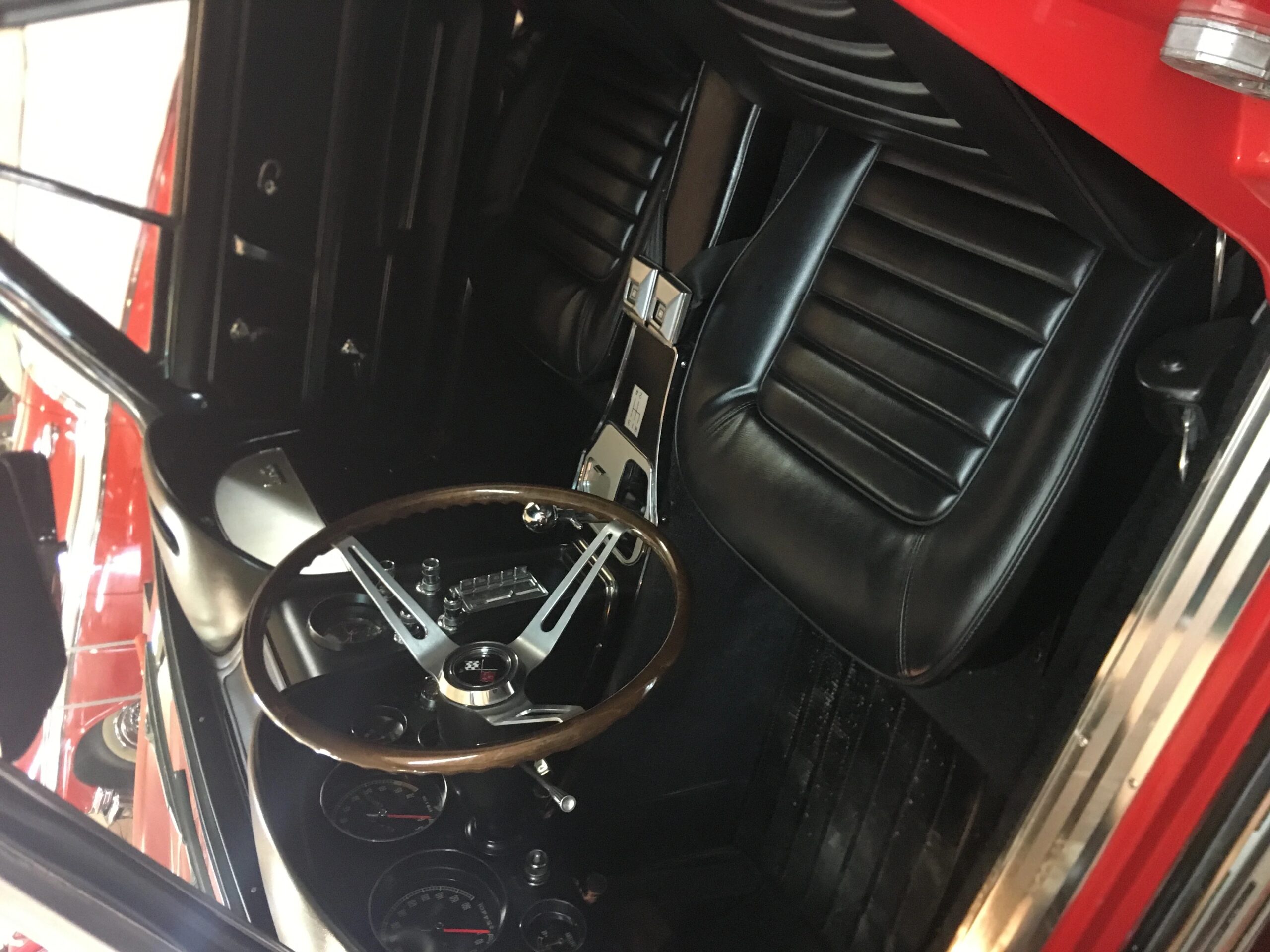 Chevrolet-Corvette-427-convertible-1966-Red-Black-6