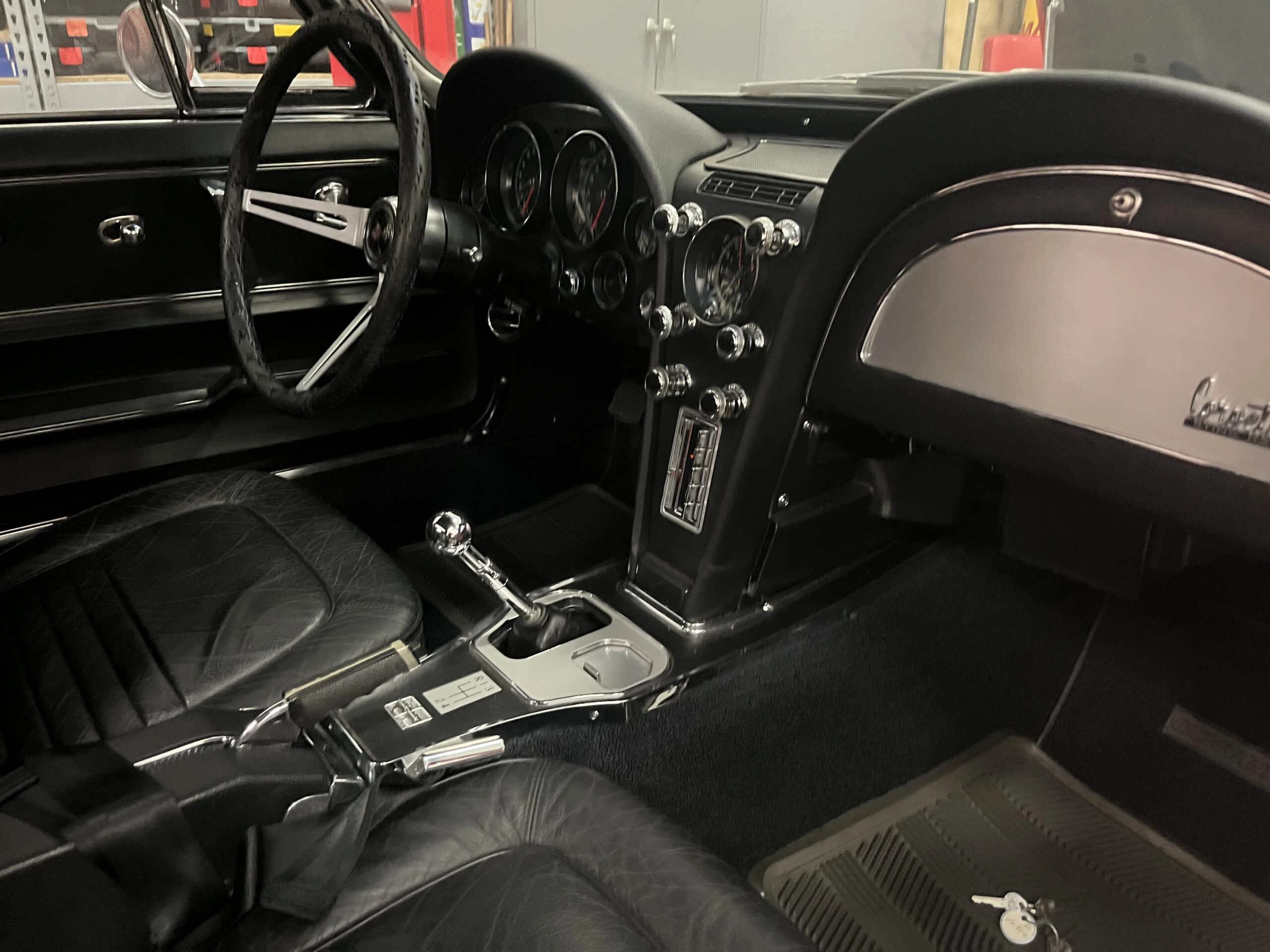 Chevrolet-Corvette-427-convertible-1967-Red-Black-8
