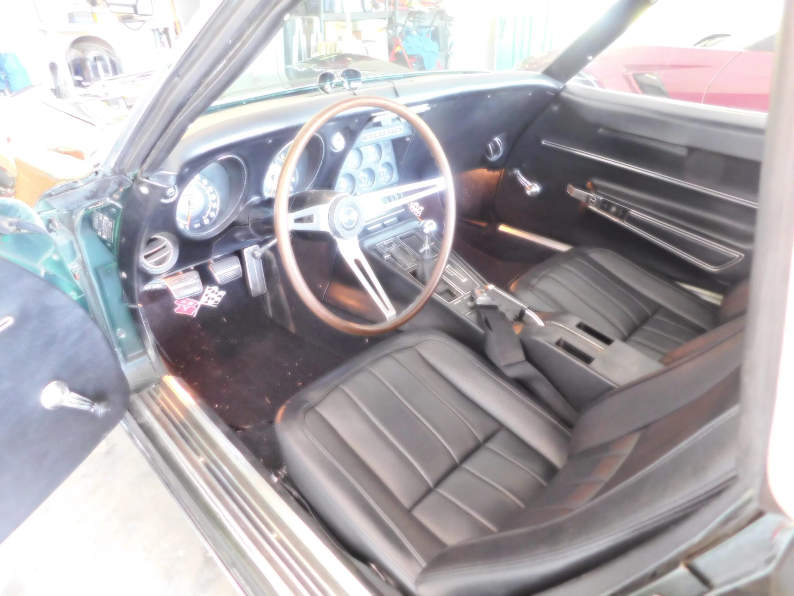 Chevrolet-Corvette-427-convertible-1968-Green-Black-14