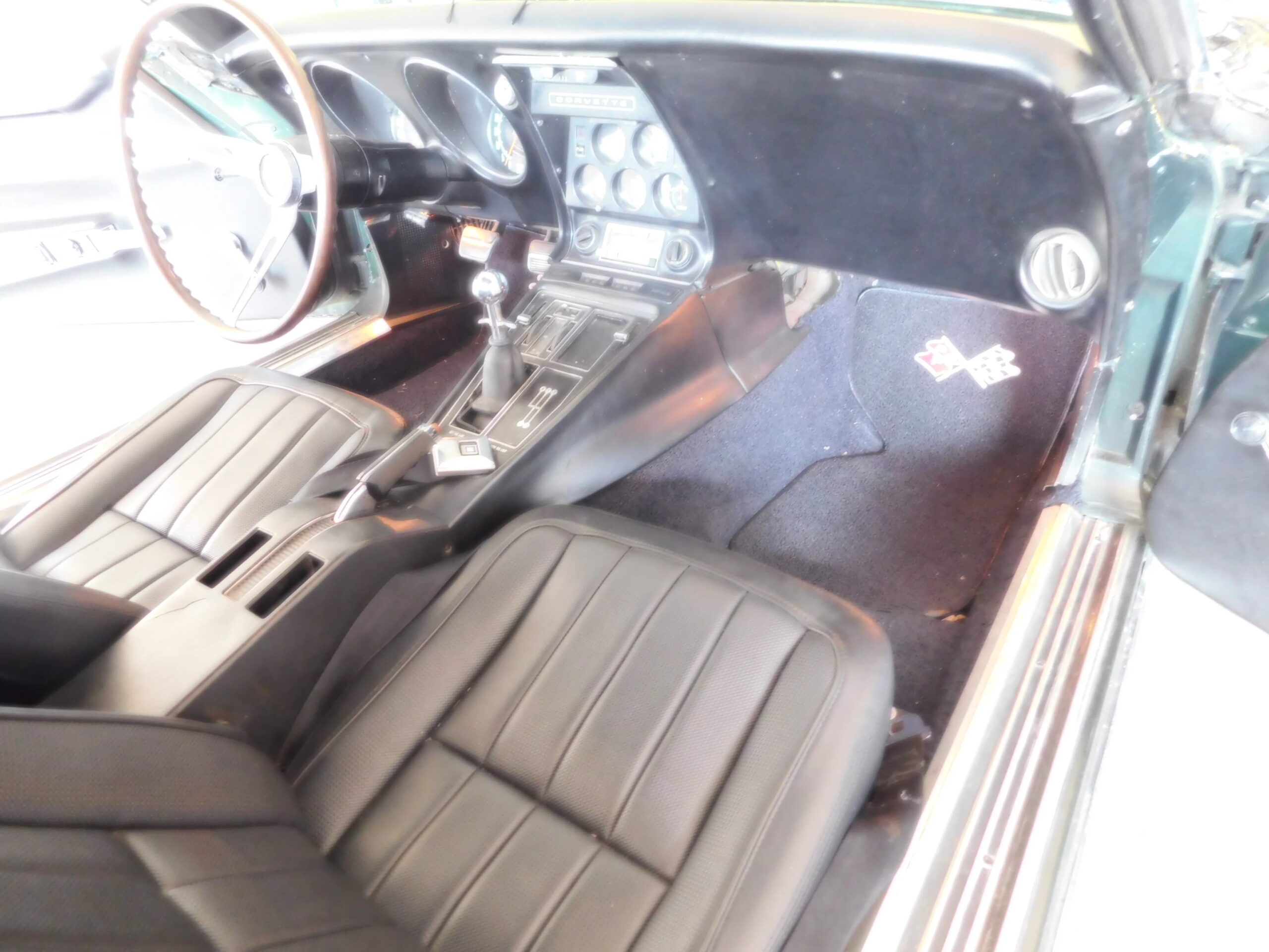 Chevrolet-Corvette-427-convertible-1968-Green-Black-15