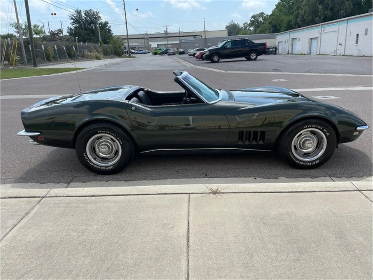 Chevrolet-Corvette-427-convertible-1968-Green-Black-7