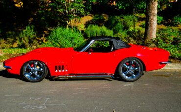 Chevrolet-Corvette-427-convertible-1969-Red-Black-2