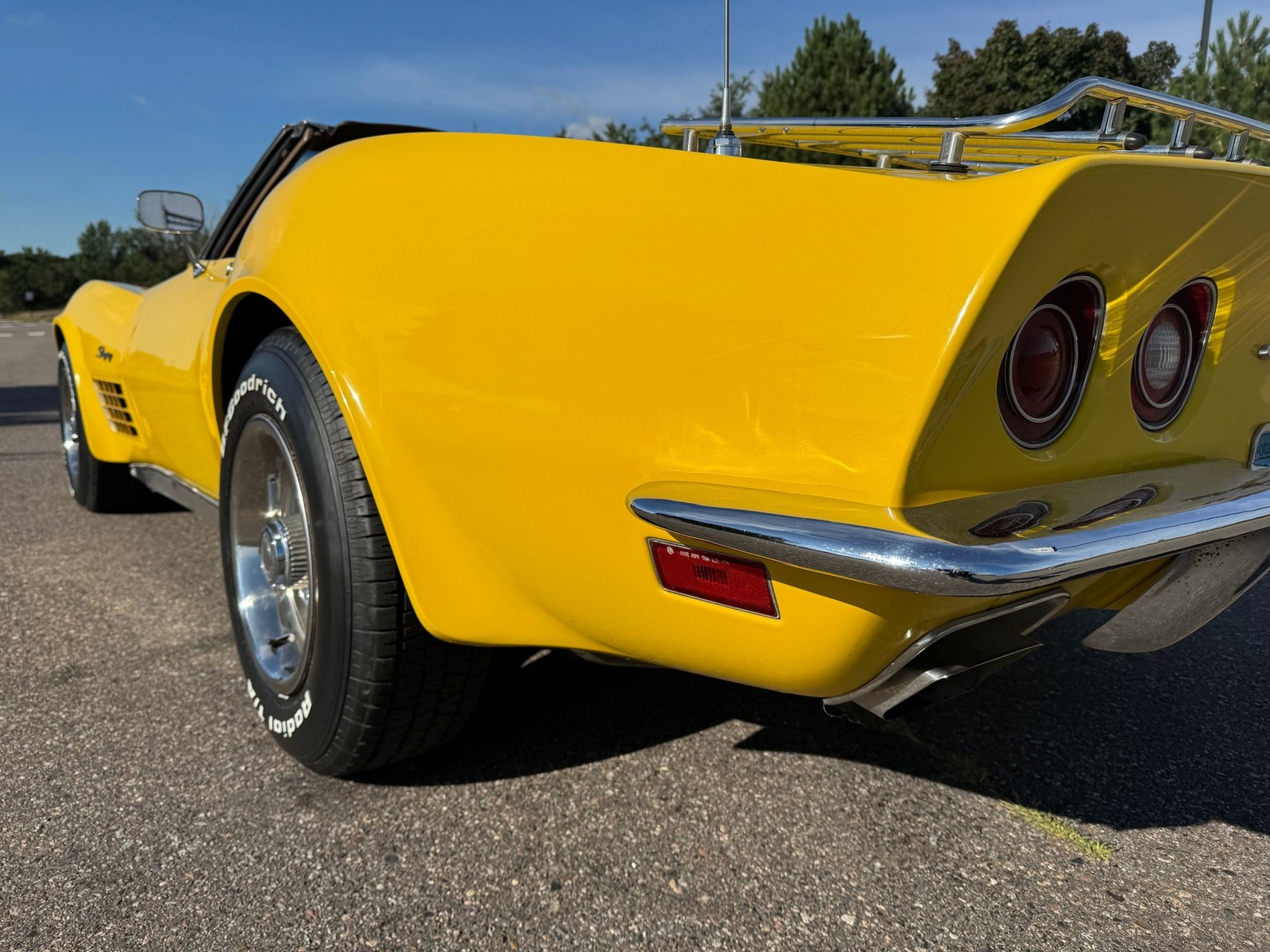 Chevrolet-Corvette-Stingray-Convertible-1972-Convertible-30