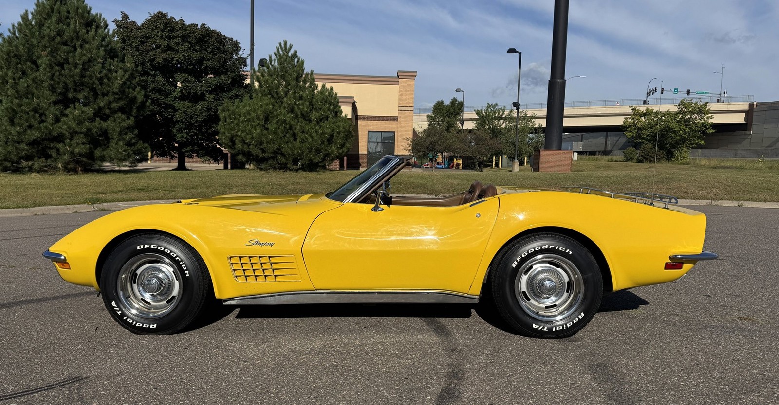 Chevrolet-Corvette-Stingray-Convertible-1972-Convertible-6