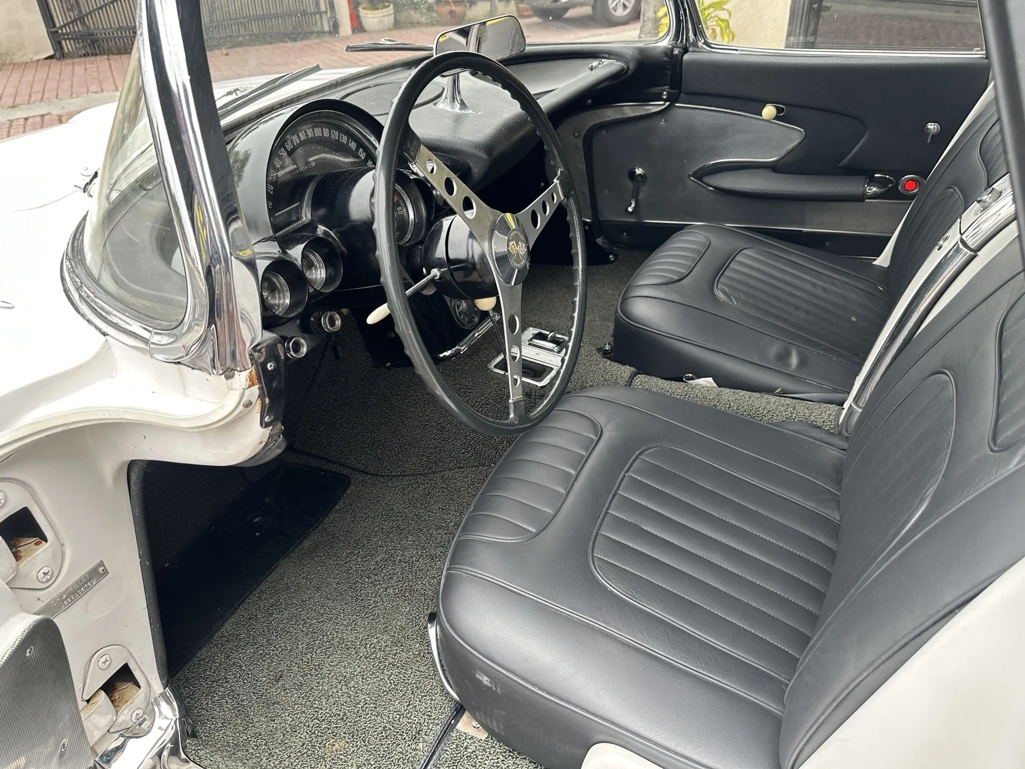 Chevrolet-Corvette-convertible-1958-White-Black-20