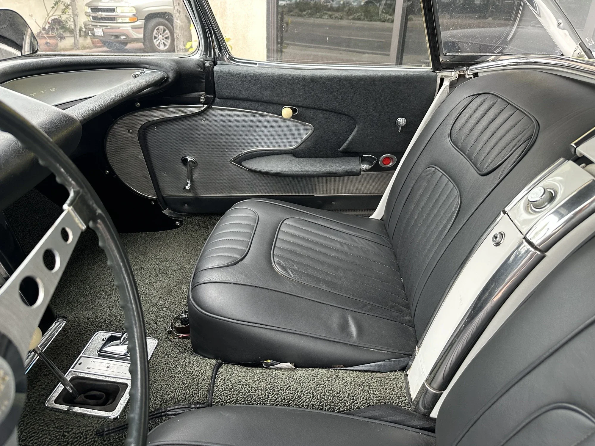 Chevrolet-Corvette-convertible-1958-White-Black-21