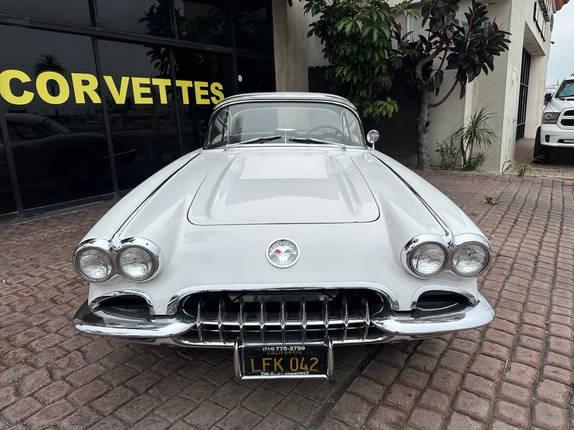 Chevrolet-Corvette-convertible-1958-White-Black-25