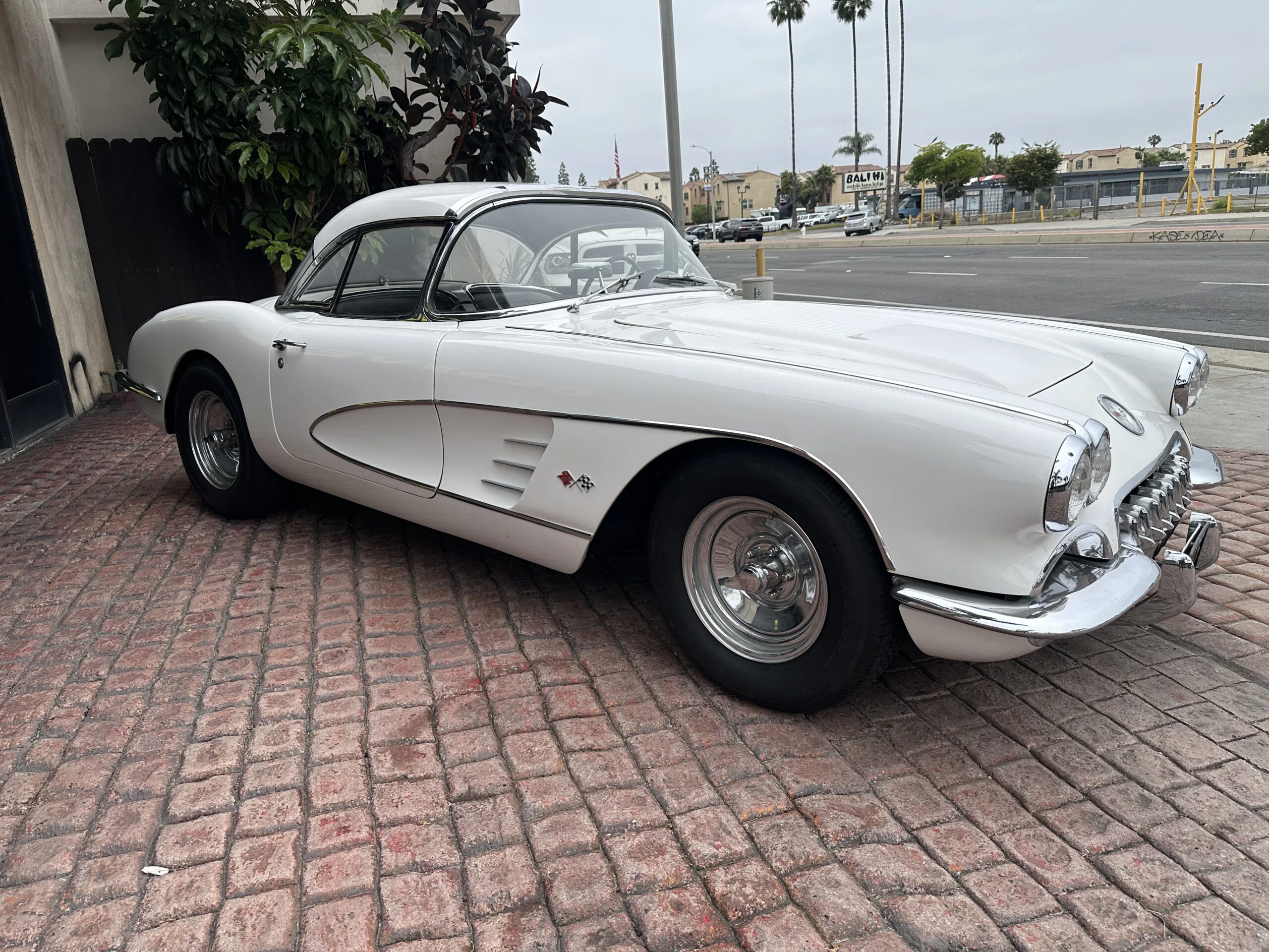 Chevrolet-Corvette-convertible-1958-White-Black-7