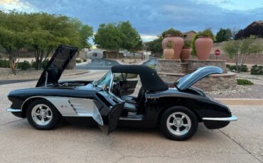 Chevrolet-Corvette-convertible-1960-Black-Black-1