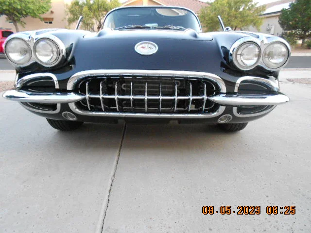 Chevrolet-Corvette-convertible-1960-Black-Black-11