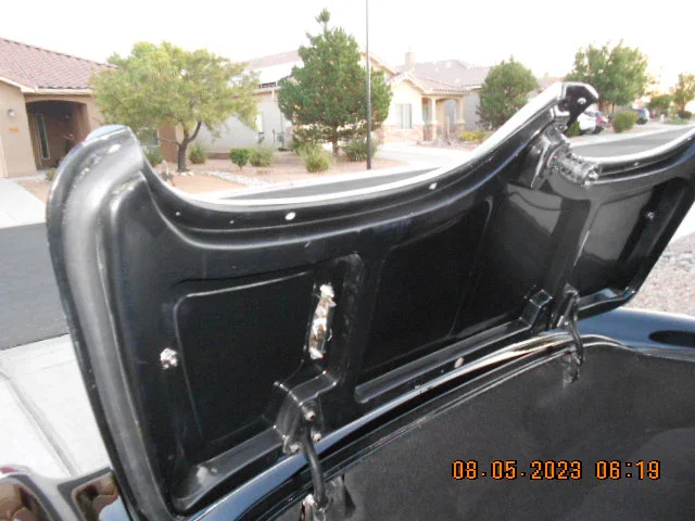 Chevrolet-Corvette-convertible-1960-Black-Black-25