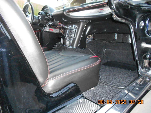 Chevrolet-Corvette-convertible-1960-Black-Black-26