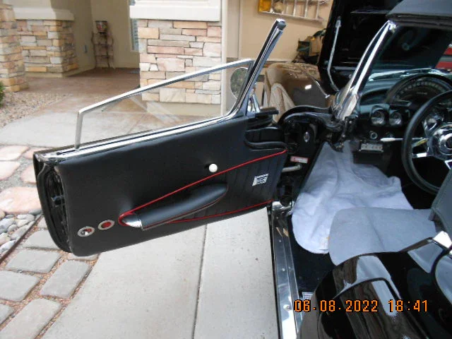 Chevrolet-Corvette-convertible-1960-Black-Black-3