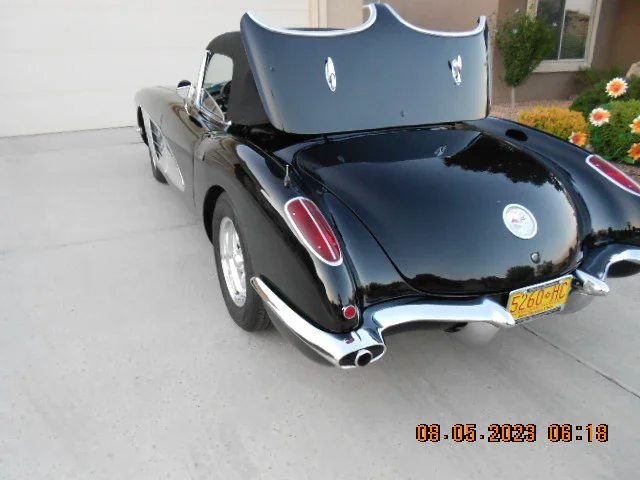 Chevrolet-Corvette-convertible-1960-Black-Black-41