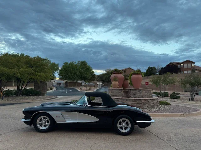 Chevrolet-Corvette-convertible-1960-Black-Black-5