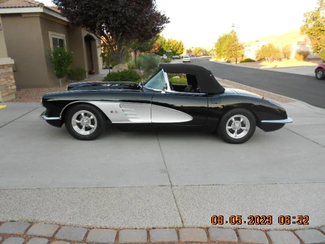 Chevrolet-Corvette-convertible-1960-Black-Black-6