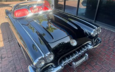 Chevrolet-Corvette-convertible-1960-Black-Red-1