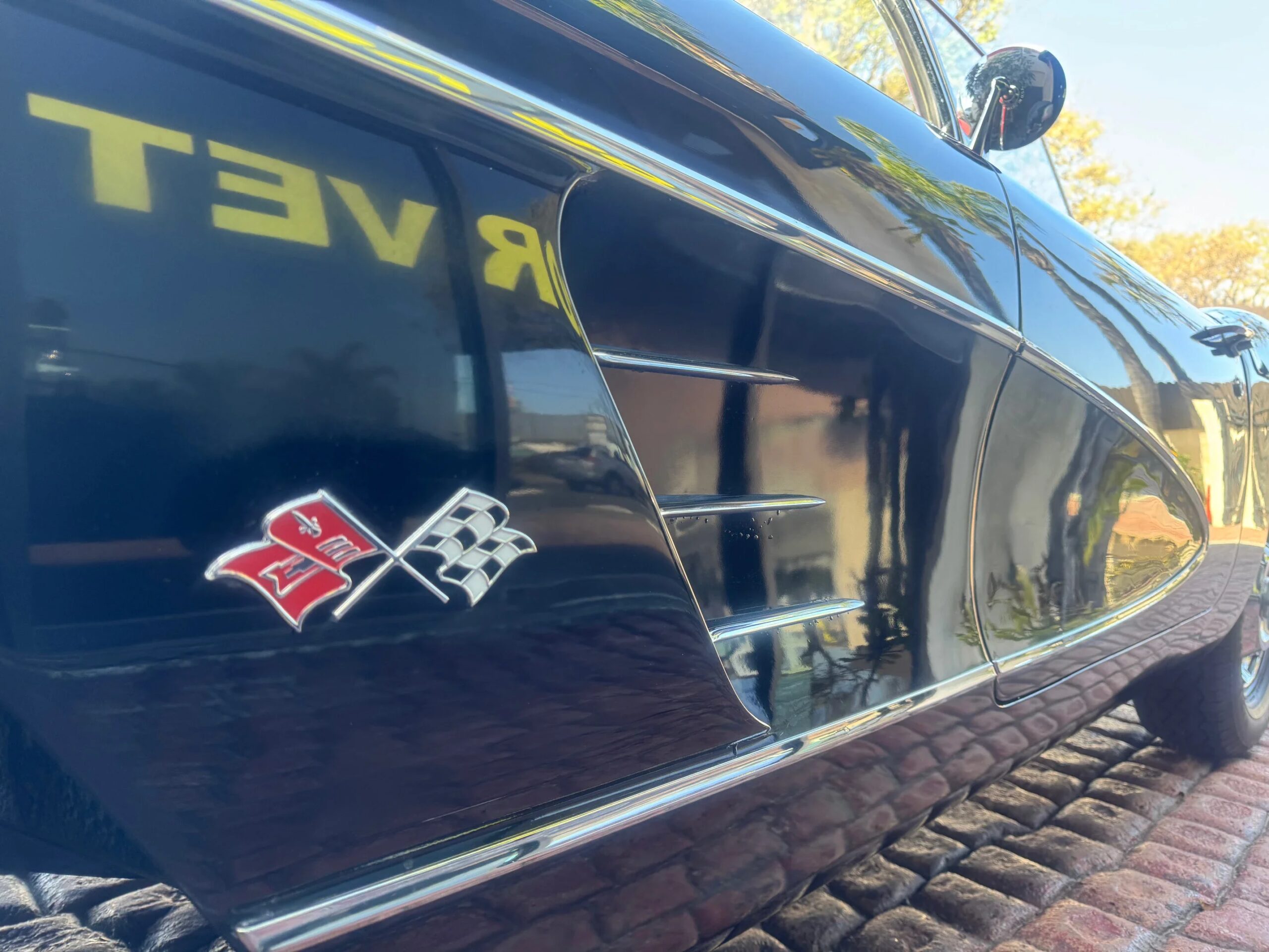 Chevrolet-Corvette-convertible-1960-Black-Red-11