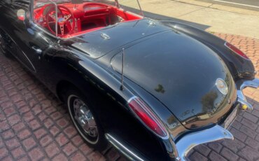 Chevrolet-Corvette-convertible-1960-Black-Red-12